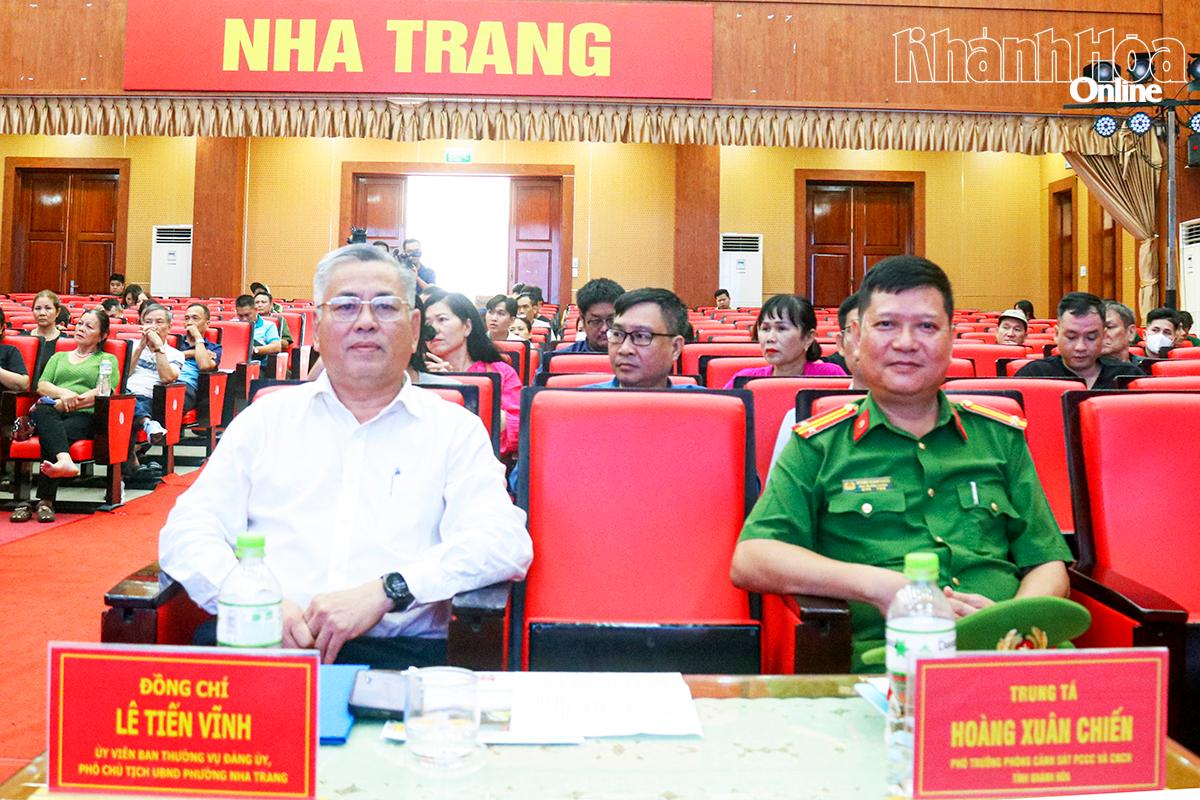 Các đại biểu tham dự hội nghị. 