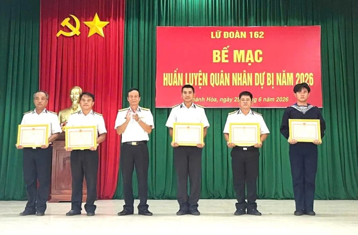 Lữ đoàn 162 bế mạc huấn luyện quân nhân dự bị năm 2026