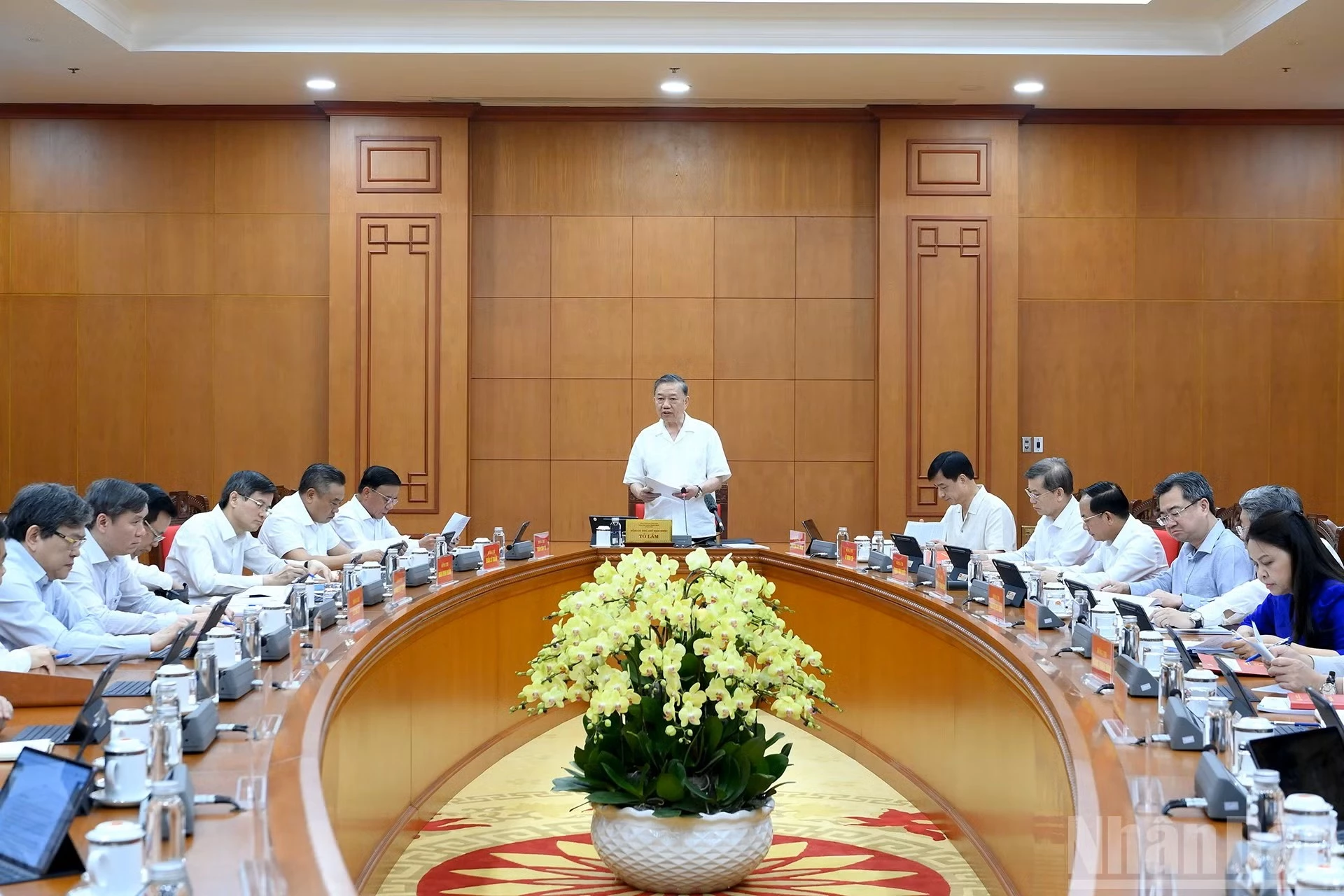 Quang cảnh cuộc làm việc.