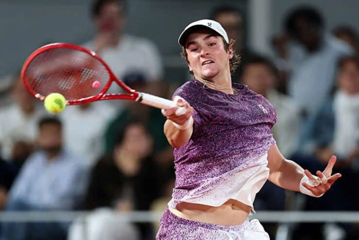 Roland Garros: "Thần đồng" Fonseca viết tiếp câu chuyện cổ tích 