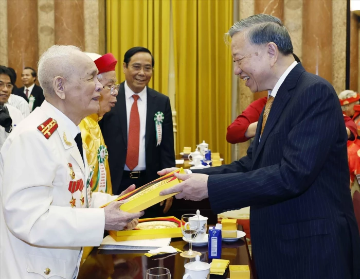 Phát huy truyền thống hào hùng của phụ lão ái quốc