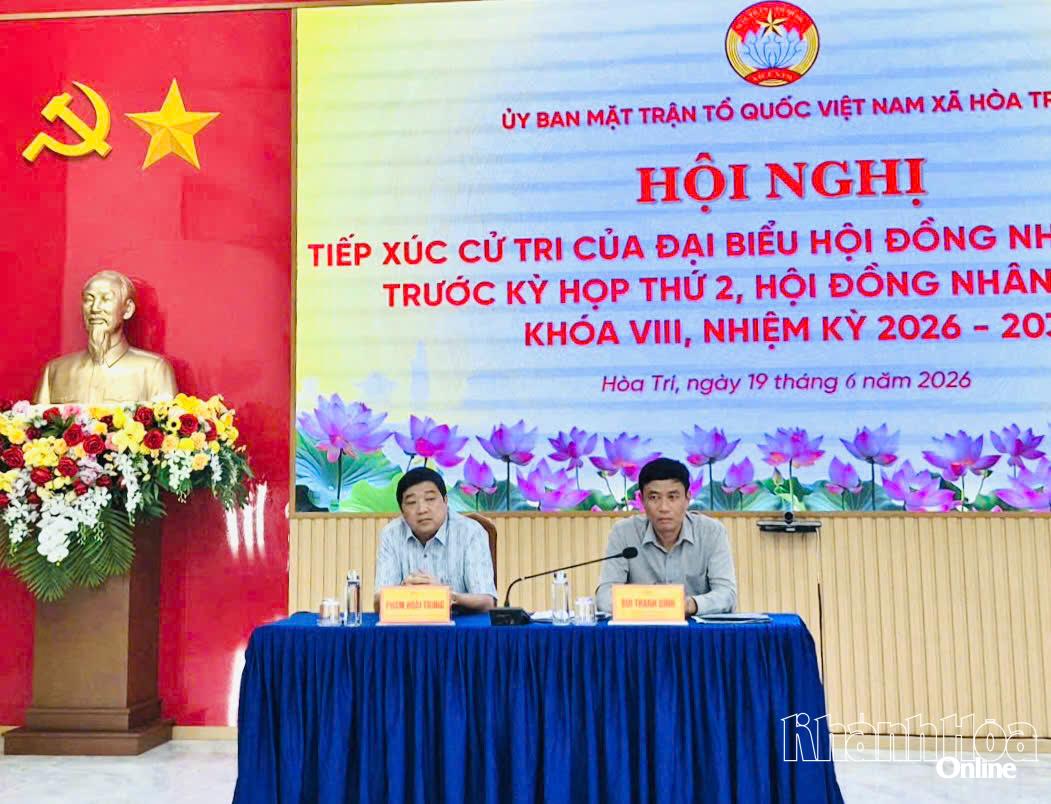Các đại biểu HĐND tỉnh tiếp xúc cửa tri xã Hòa Trí