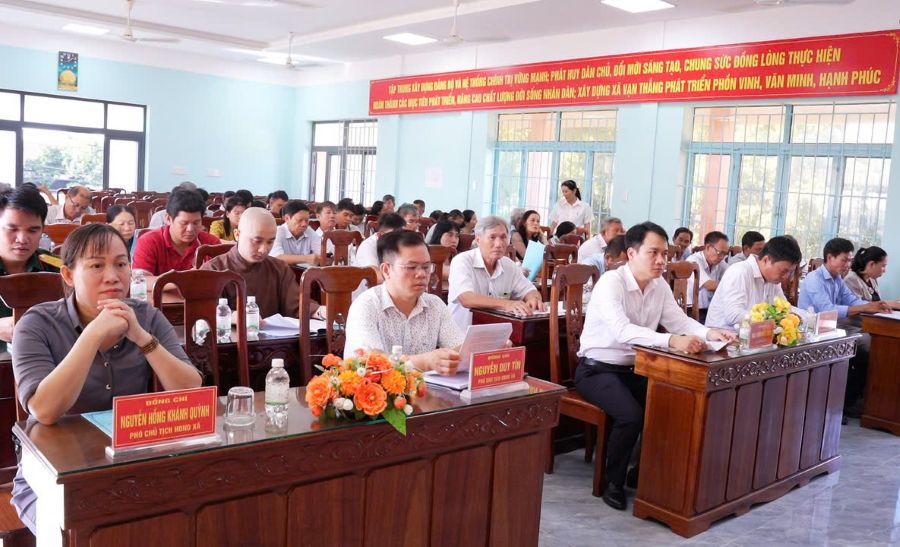 Các đại biểu tham dự hội nghị.