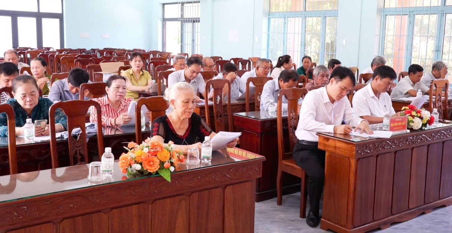 Các đại biểu tham dự hội nghị.