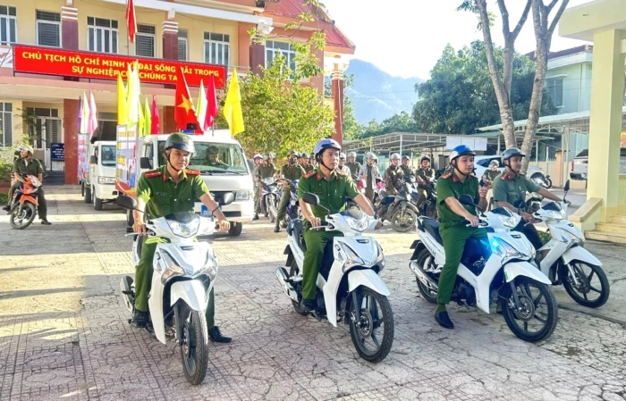 Xã Đông Khánh Sơn ra quân cao điểm tấn công trấn áp tội phạm và tệ nạn ma túy