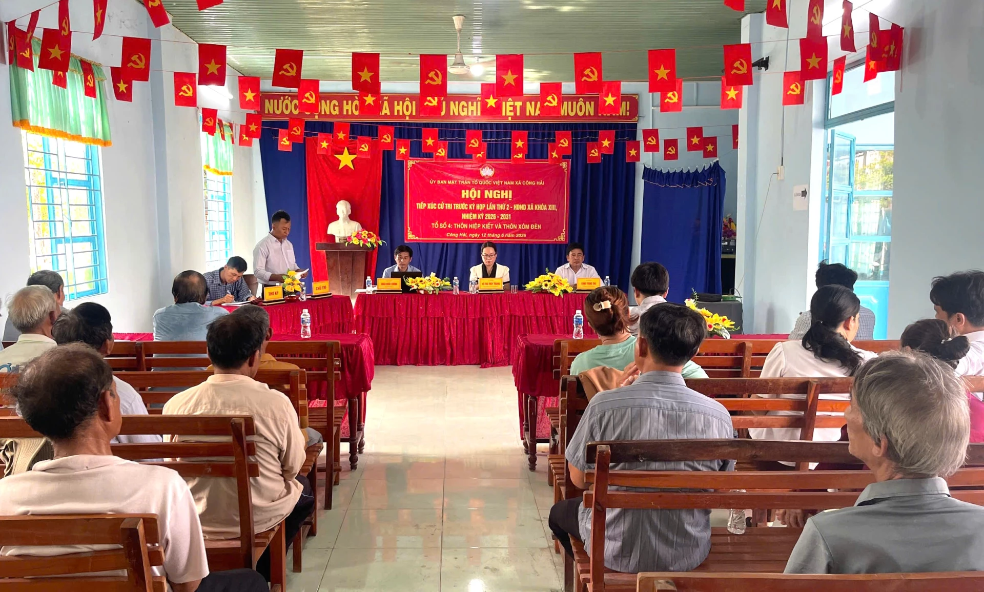 Quang cảnh buổi tiếp xúc.