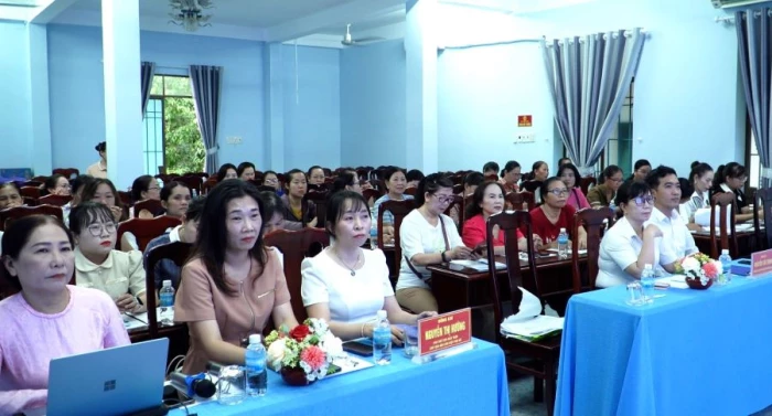 Phường Cam Ranh ra mắt Câu lạc bộ “Người dân Khánh Hòa nói tiếng Anh”