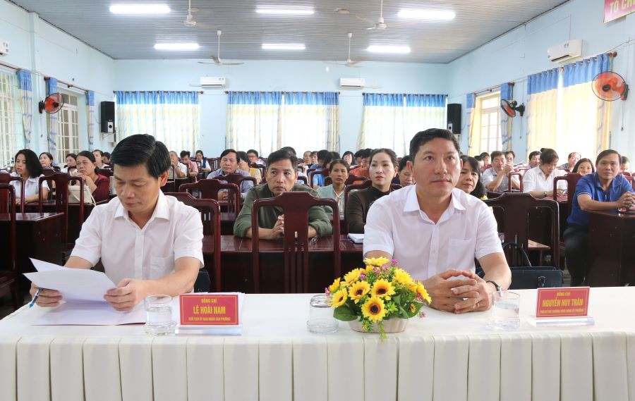 Các đại biểu tham dự khai mạc lớp tập huấn.