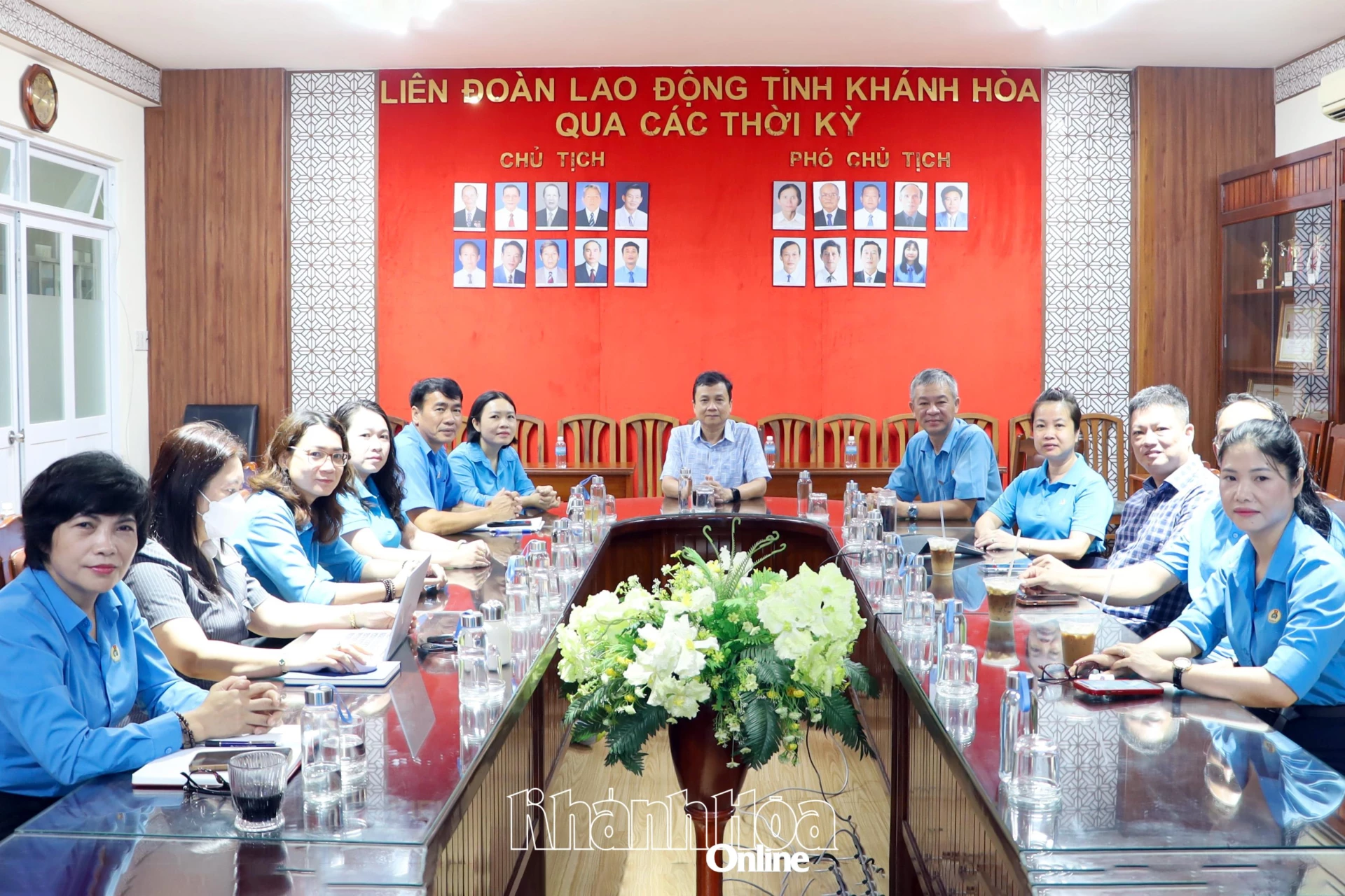 Các đại biểu tham dự lễ phát động tại điểm cầu Khánh Hòa.