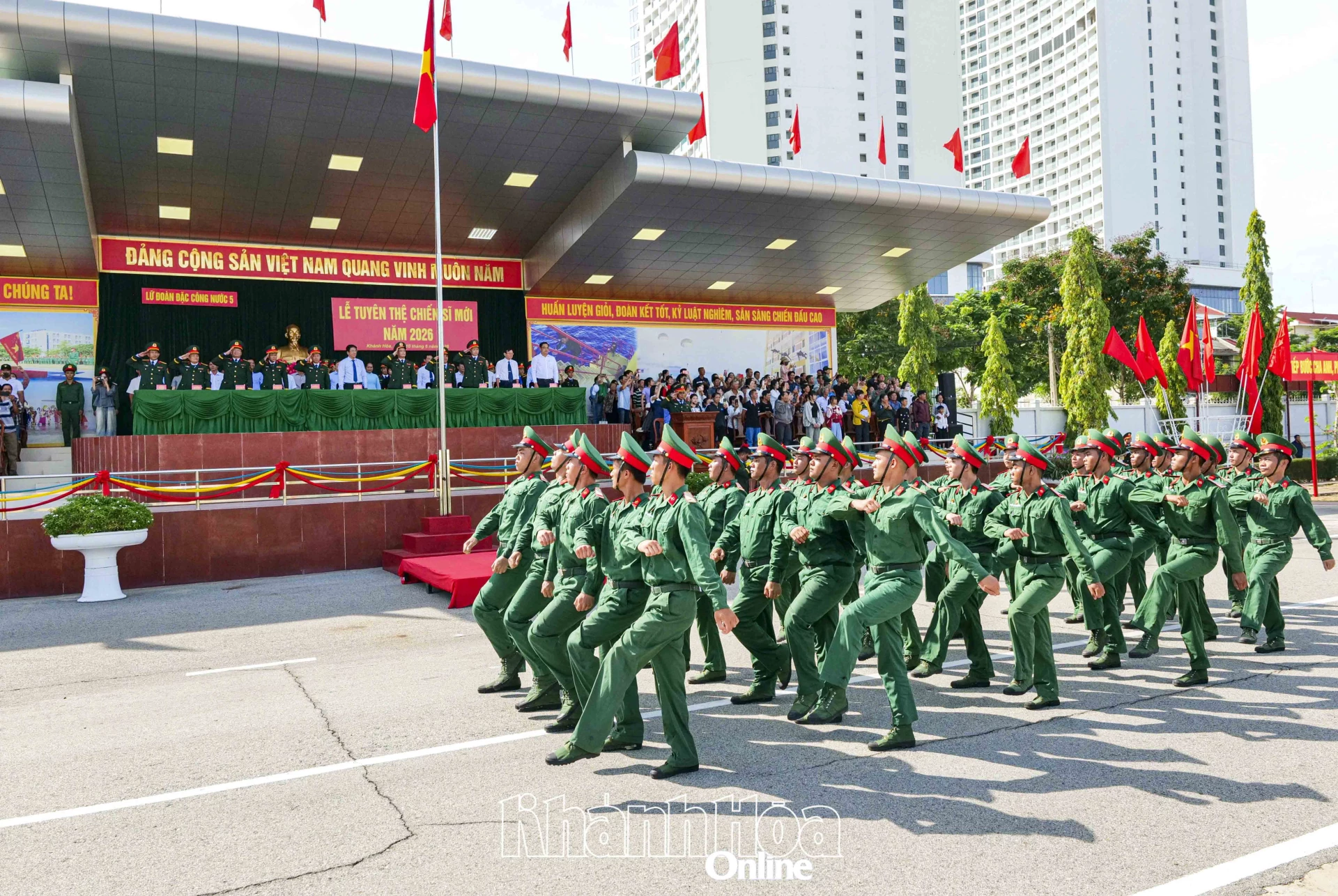 330 chiến sĩ mới Lữ đoàn Đặc công 5 tuyên thệ hoàn thành nhiệm vụ
