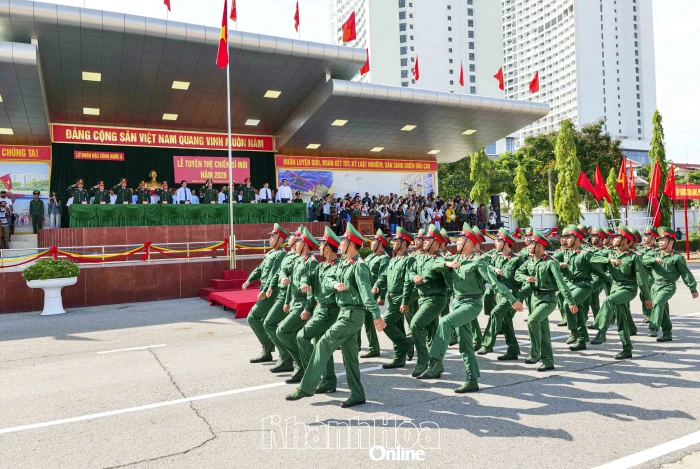 330 chiến sĩ mới Lữ đoàn Đặc công 5 tuyên thệ hoàn thành nhiệm vụ