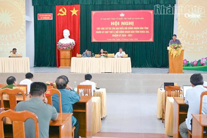 Đại biểu HĐND tỉnh Khánh Hòa tiếp xúc cử tri xã Thuận Bắc