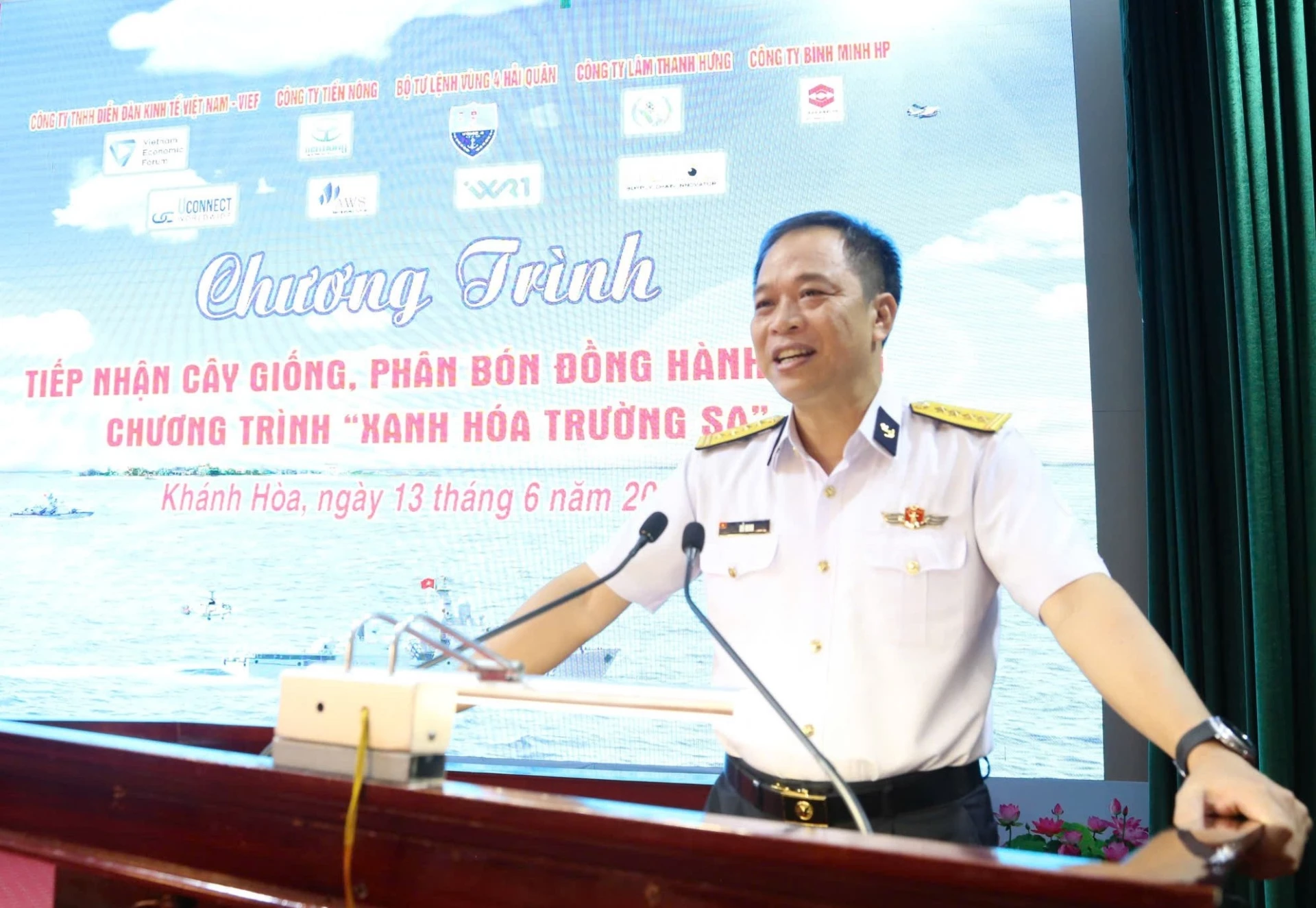 Đại tá Đỗ Minh phát biểu tại chương trình.