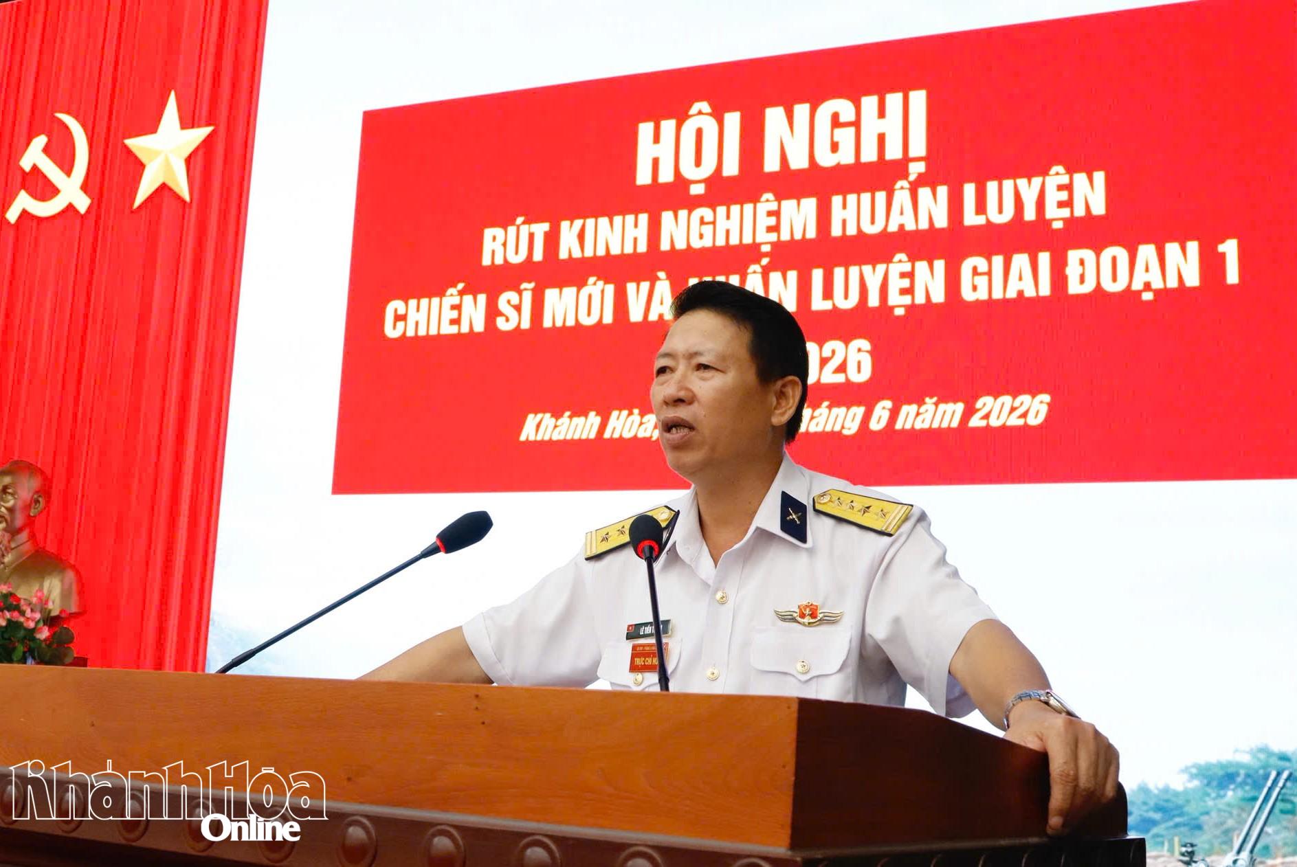 Đại tá Lê Tiến Thành - Lữ đoàn trưởng Lữ đoàn 957 phát biểu tại hội nghị.