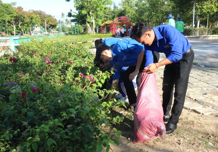 Phường Phan Rang phát động phong trào thi đua Toàn dân chung tay bảo vệ môi trường