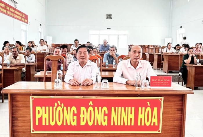 Phường Đông Ninh Hòa phối hợp tuyên truyền, phổ biến pháp luật cho gần 100 đại biểu