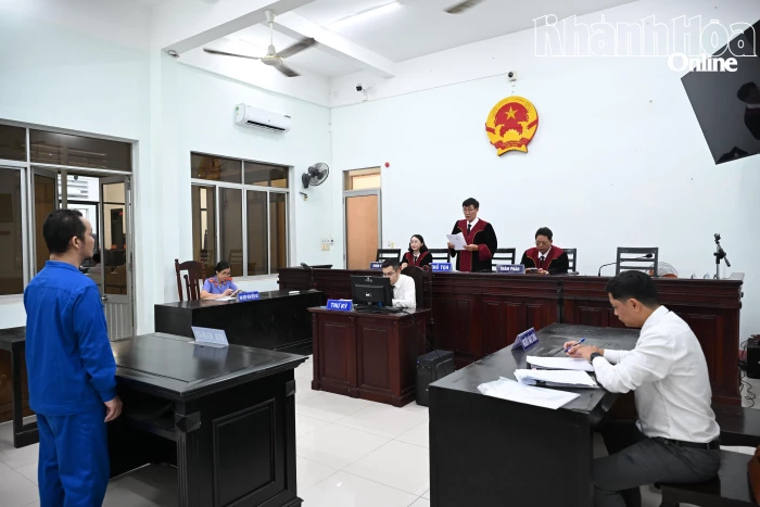 Vào tù vì lừa “chạy án”