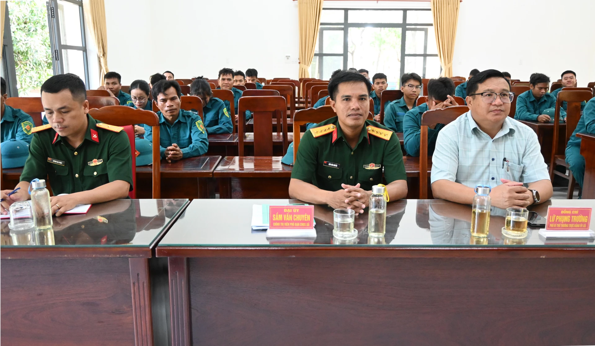 Các đại biểu dự khai mạc