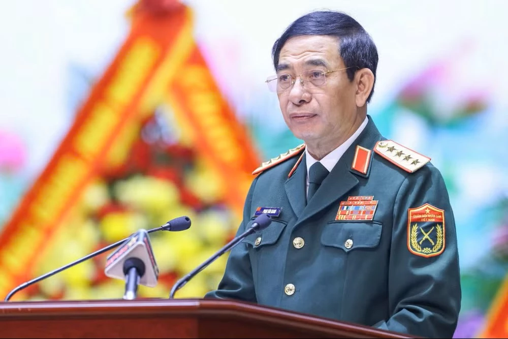 Đại tướng Phan Văn Giang, Ủy viên Bộ Chính trị, Phó Thủ tướng Chính phủ, Phó Bí thư Quân ủy Trung ương, Bộ trưởng Quốc phòng, phát biểu tại Đại hội.