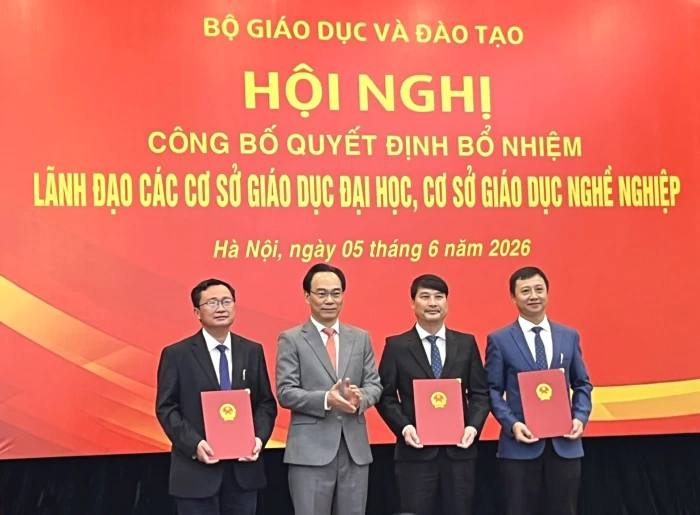 Kiện toàn Ban Giám hiệu Trường Đại học Nha Trang