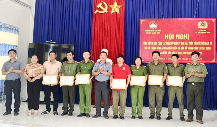 Tổng kết 10 năm phối hợp thực hiện phong trào 