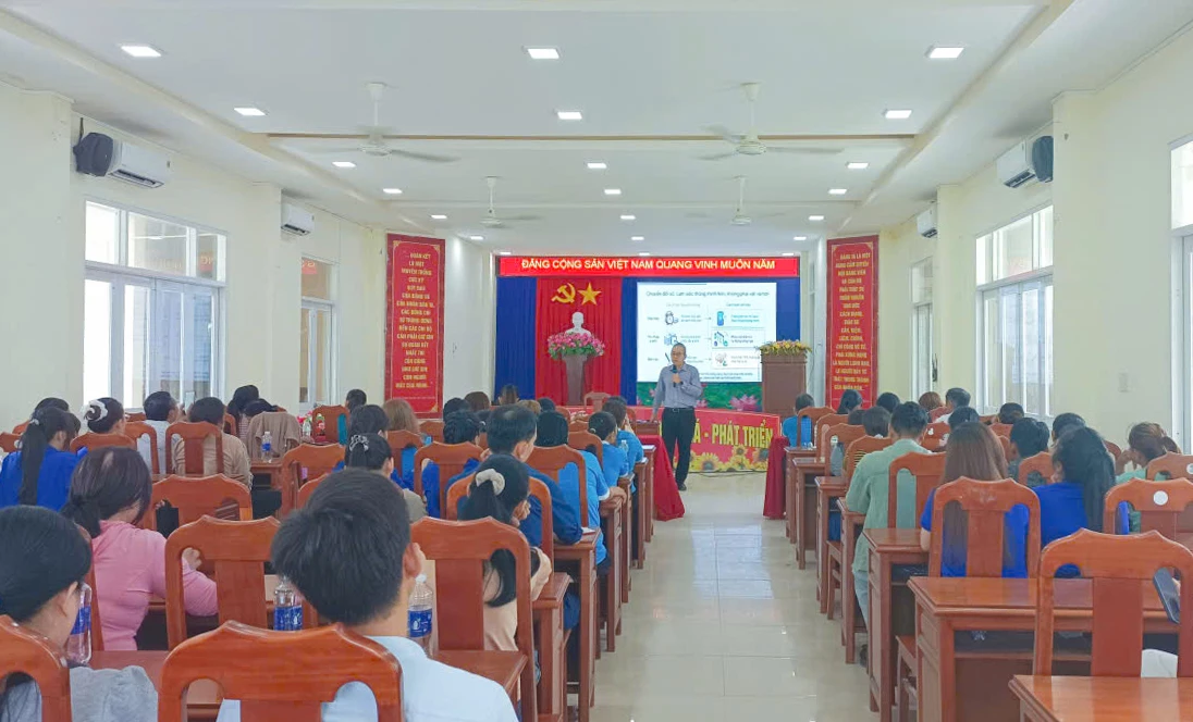 Tập huấn các nội dung về ứng dụng công nghệ thông tin, chuyển đổi số cho cán bộ, hội viên, đoàn viên.