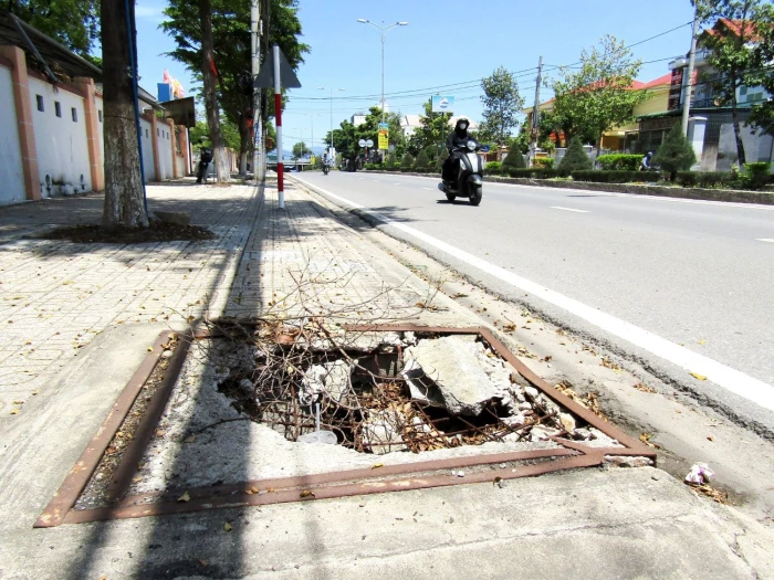 Hố ga bị vỡ nắp đậy
