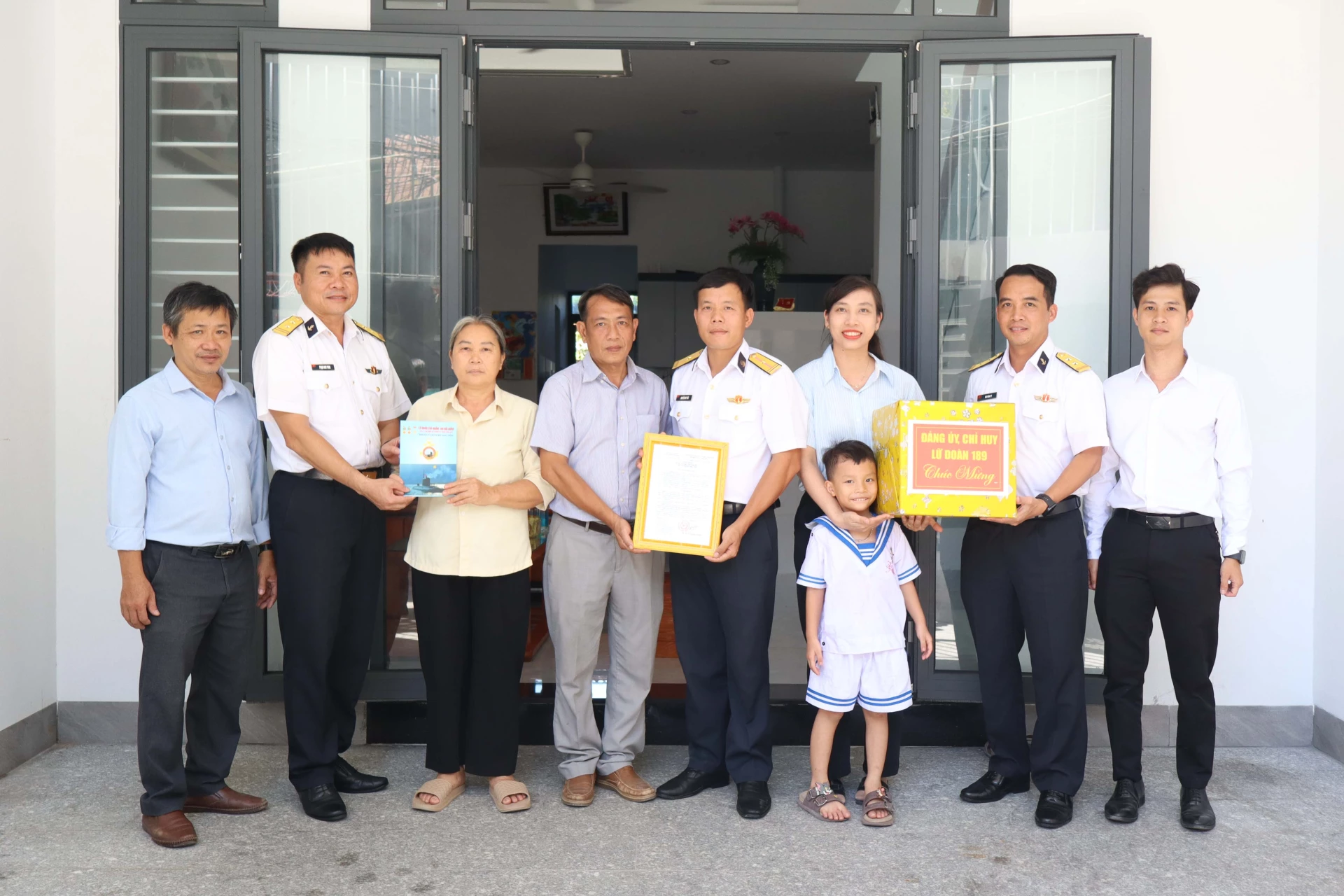 Lữ đoàn 189 khánh thành và bàn giao nhà đồng đội