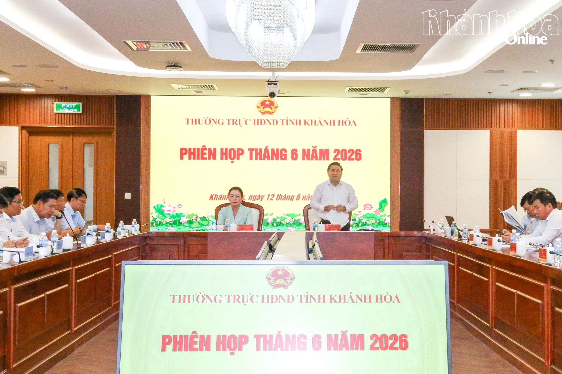 Quang cảnh phiên họp.