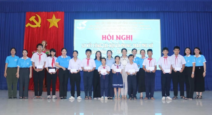 Cụm thi đua Hội Liên hiệp Phụ nữ các phường phía bắc sơ kết công tác hội và phong trào phụ nữ