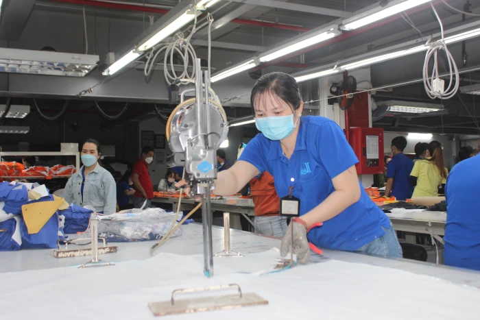 Đề xuất 2 phương án tăng lương tối thiểu vùng