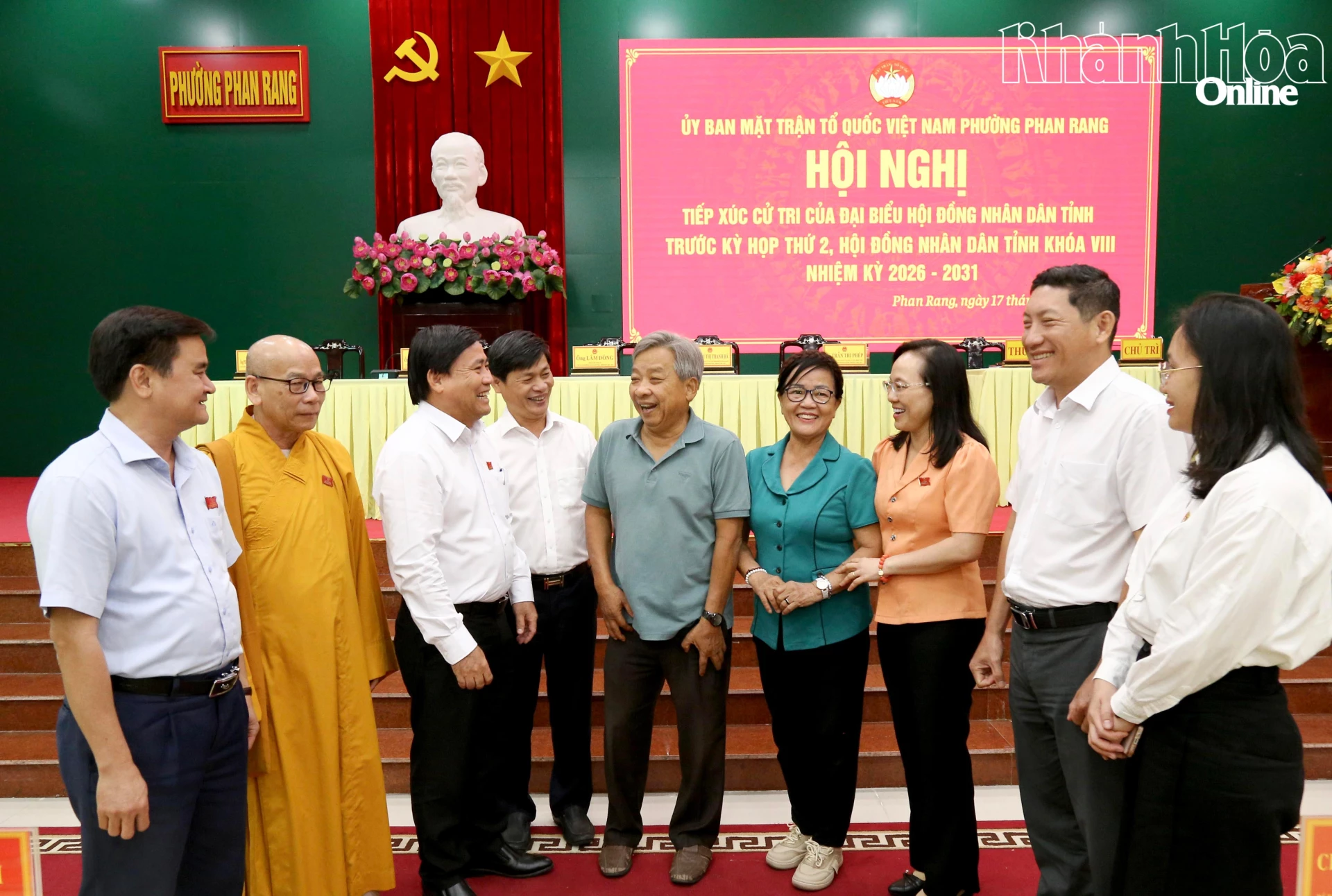 Chủ tịch HĐND tỉnh Lâm Đông và các đại biểu HĐND tỉnh tiếp xúc cử tri phường Phan Rang