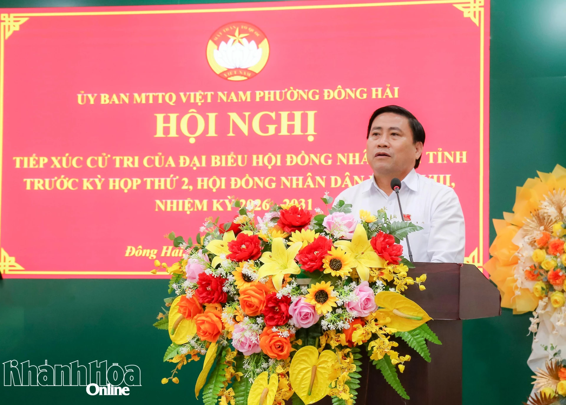Đồng chí Lâm Đông phát biểu tại buổi tiếp xúc.