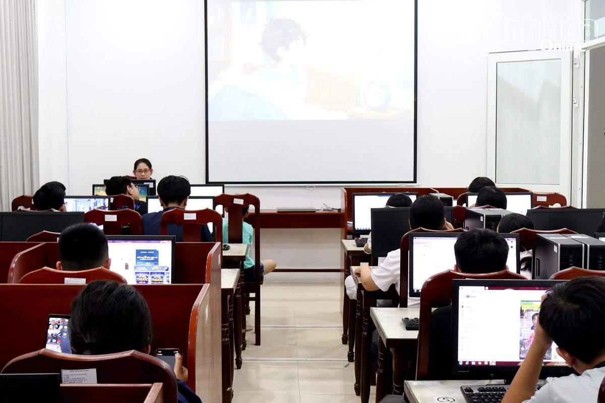 Buổi học “Hướng dẫn tạo nhạc và giọng đọc bằng AI tại Thư viện tỉnh (cơ sở 2).