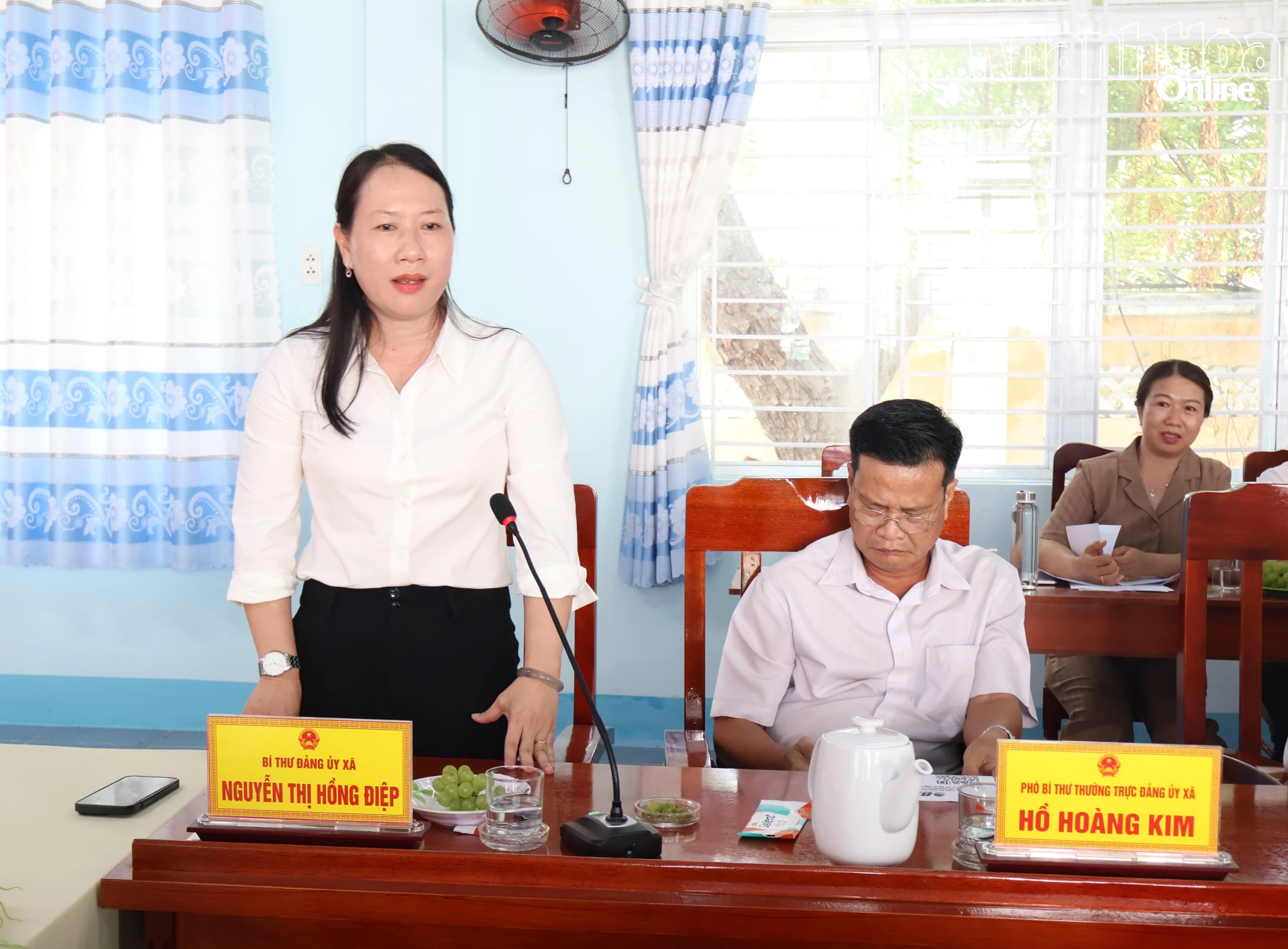 Bà Nguyễn Thị Hồng Điệp - Bí thư Đảng ủy, Chủ tịch HĐND xã Ninh Hải phát biểu tại buổi ký kết.