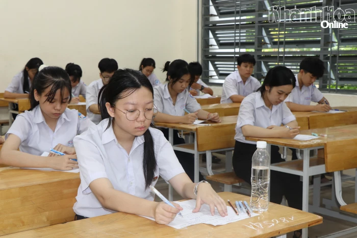 Công bố điểm chuẩn tuyển sinh vào lớp 10 năm học 2026 - 2027