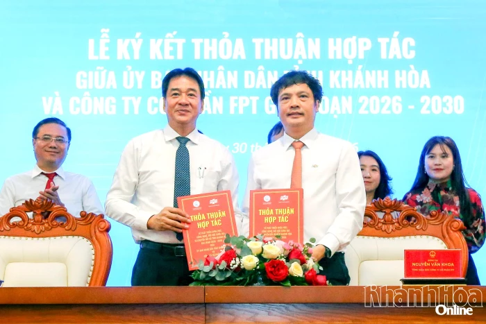 UBND tỉnh Khánh Hòa ký kết thỏa thuận hợp tác với Tập đoàn FPT
