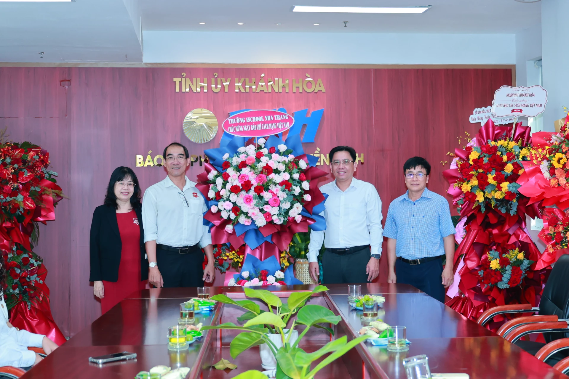 Trường iSchool Nha Trang;