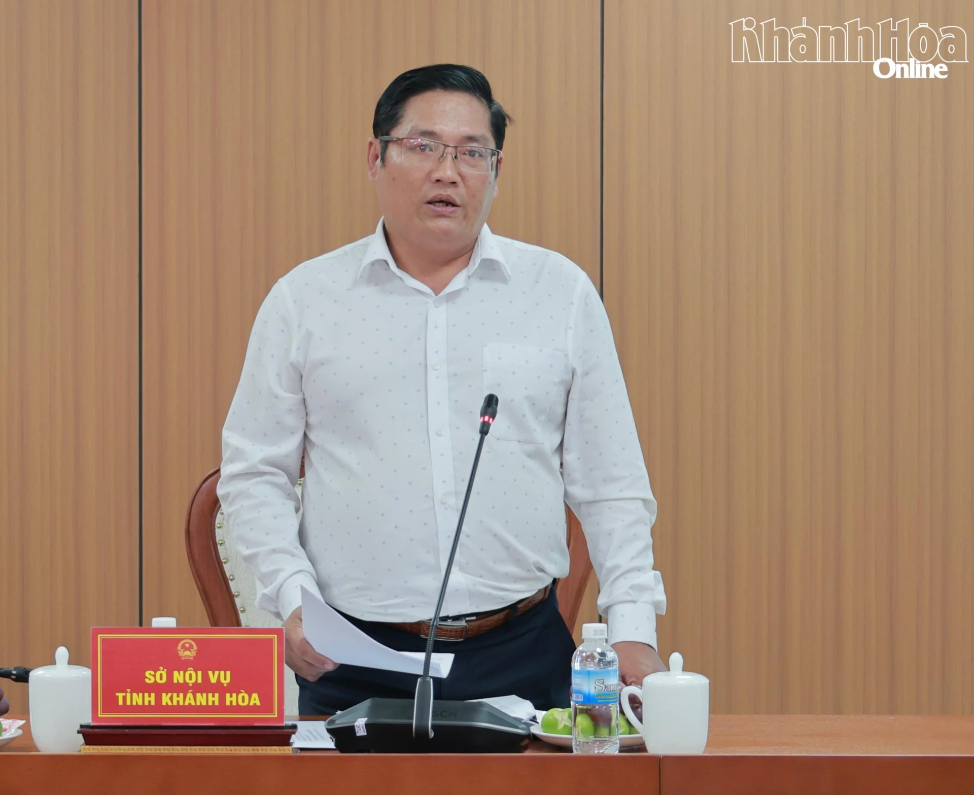 Lãnh đạo Sở Nội vụ phát biểu tại Hội nghị.
