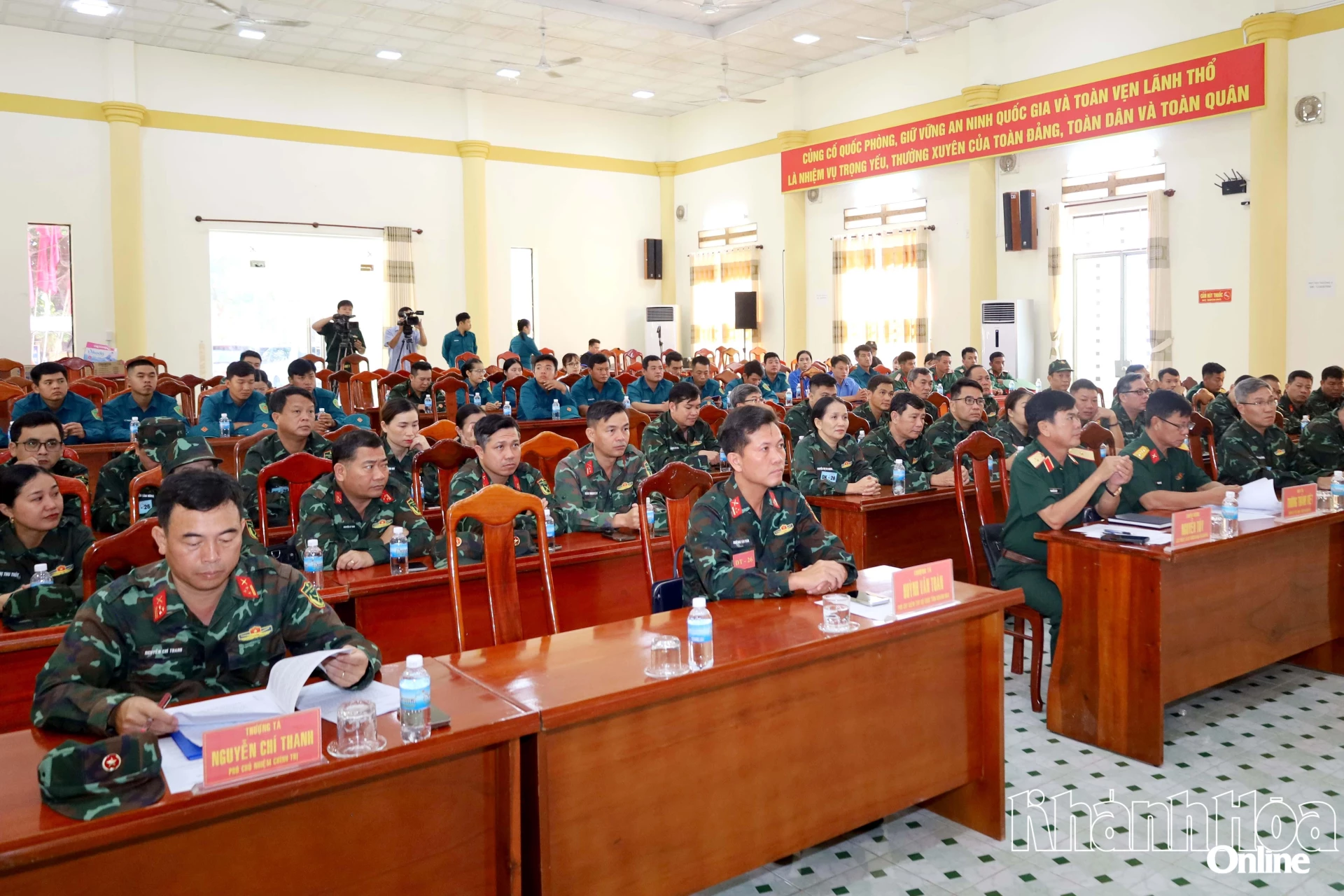 Các đại biểu dự hội nghị.
