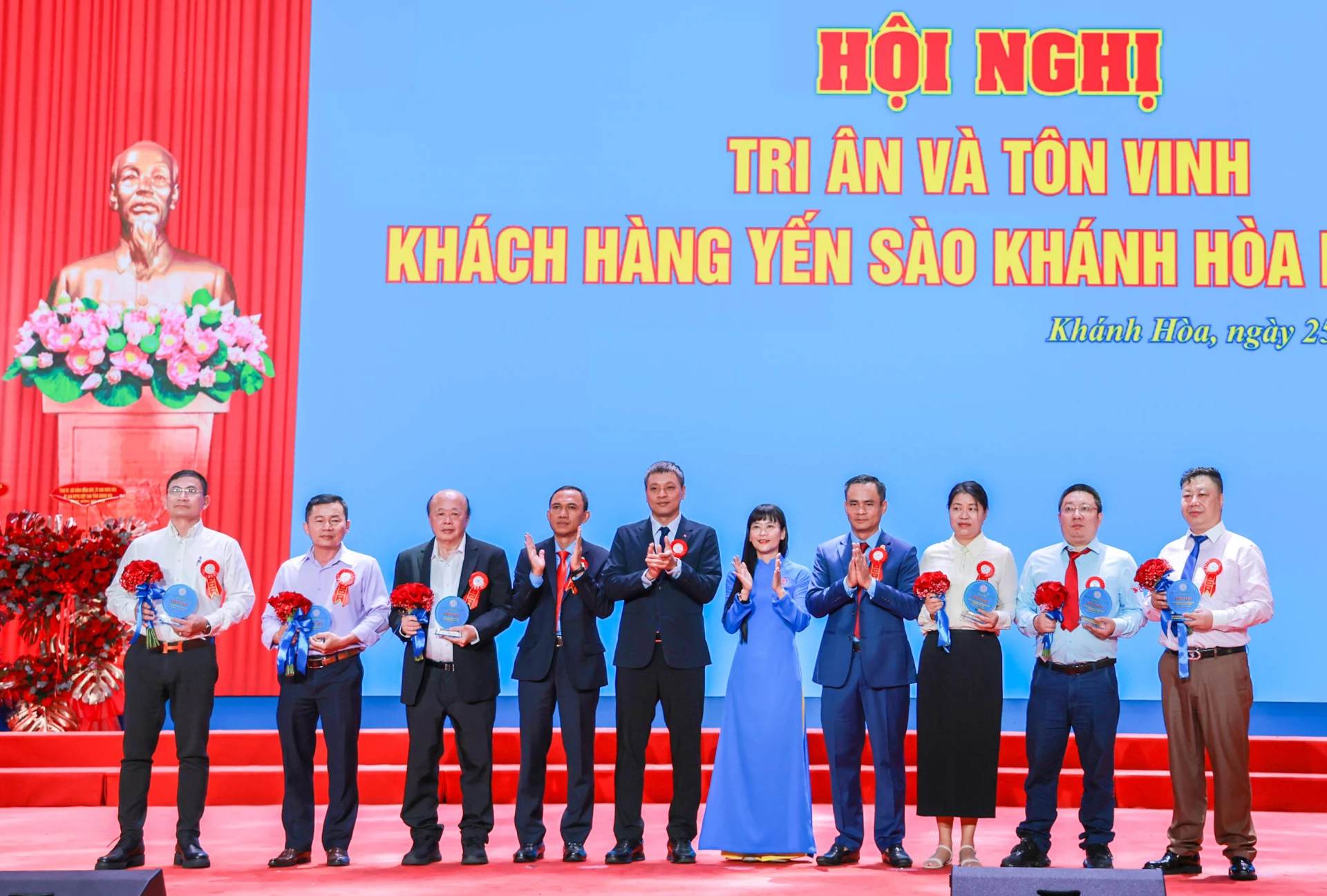 Lãnh đạo Công ty Yến sào Khánh Hòa tri ân các đại lý, nhà phân phối quốc tế.