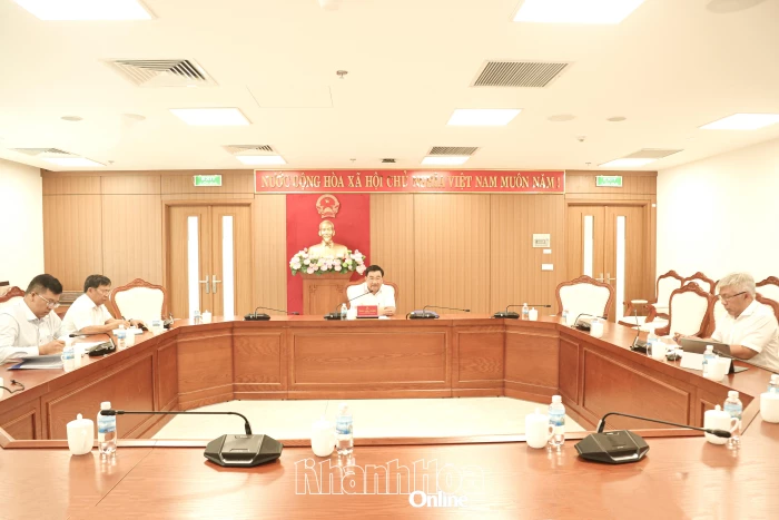 Họp về tiến độ thực hiện các dự án điện hạt nhân