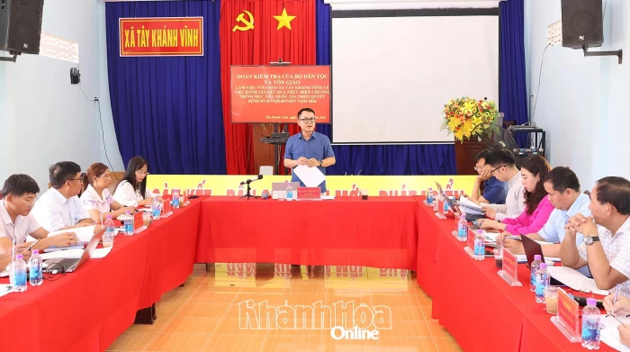 Đoàn công tác của Bộ Dân tộc và Tôn giáo làm việc với xã Tây Khánh Vĩnh