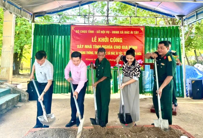 Khởi công xây dựng nhà tình nghĩa cho gia đình chính sách tại xã Bác Ái Tây