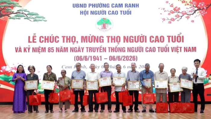 Phường Cam Ranh tổ chức mừng thọ cho 299 người cao tuổi 