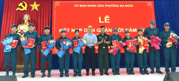 Phường Ba Ngòi tổ chức kết nạp dân quân mới năm 2026