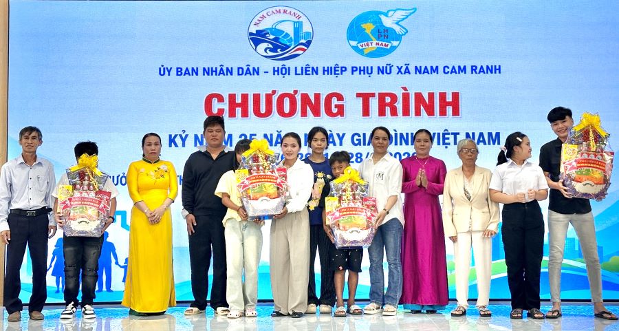 Xã Nam Cam Ranh kỷ niệm Ngày Gia đình Việt Nam