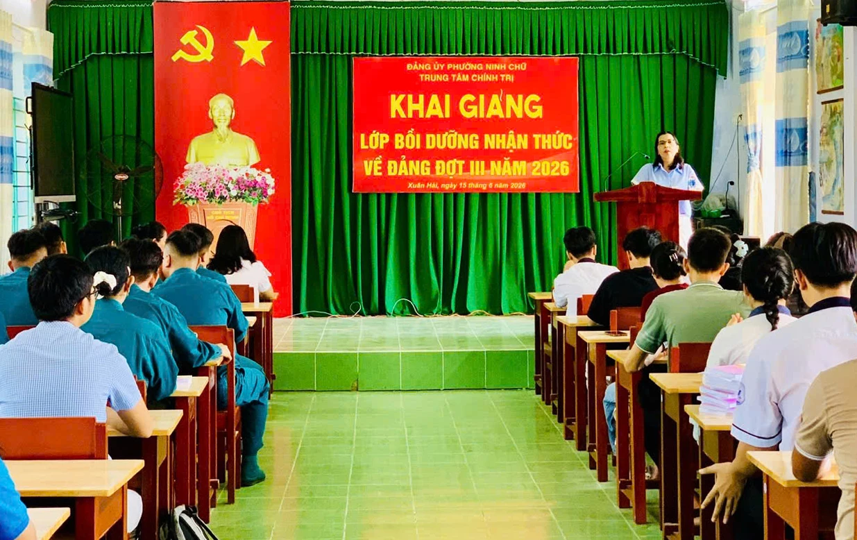 Quang cảnh lớp bồi dưỡng.