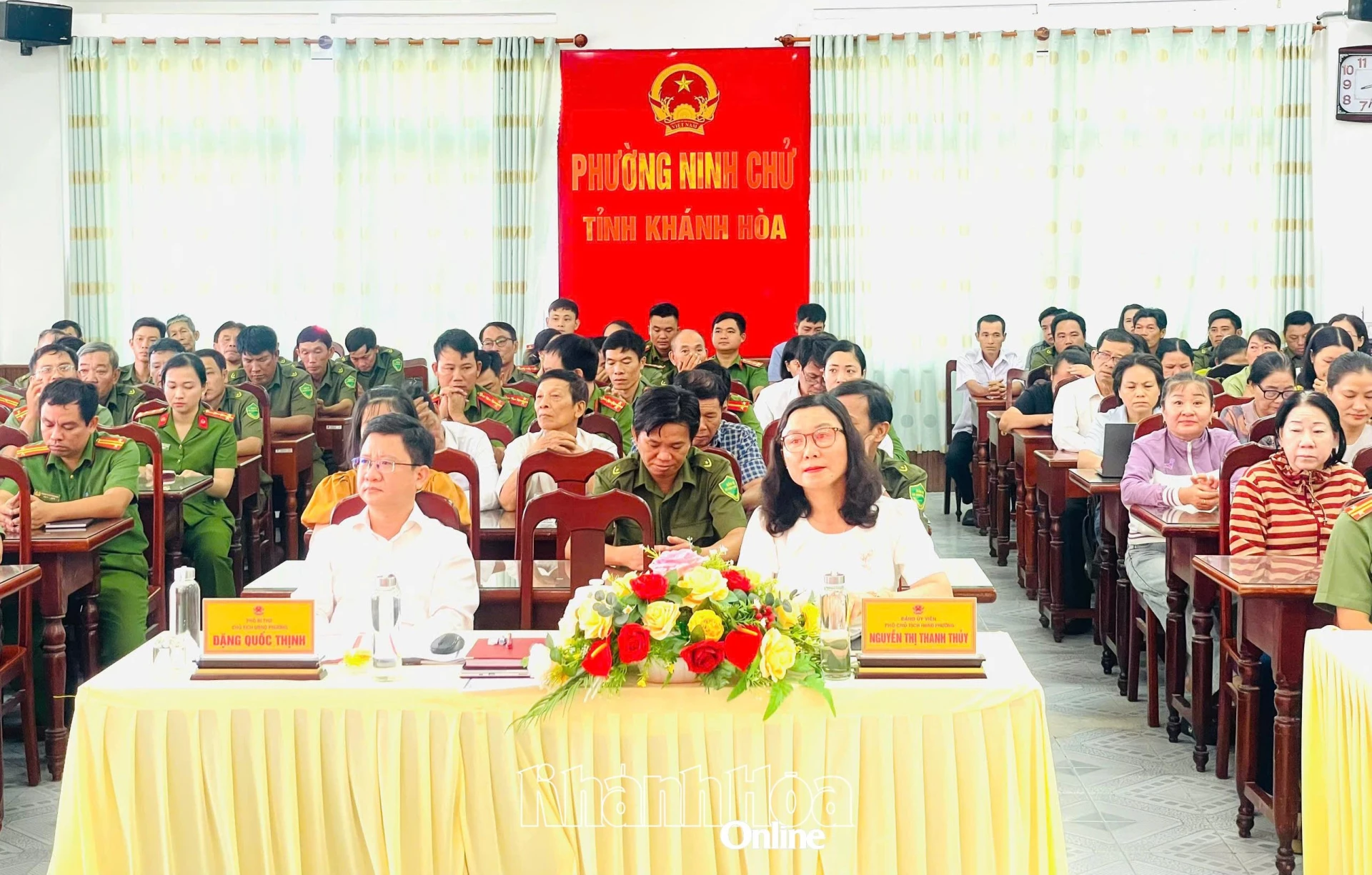 Các đại biểu dự lễ ra mắt.