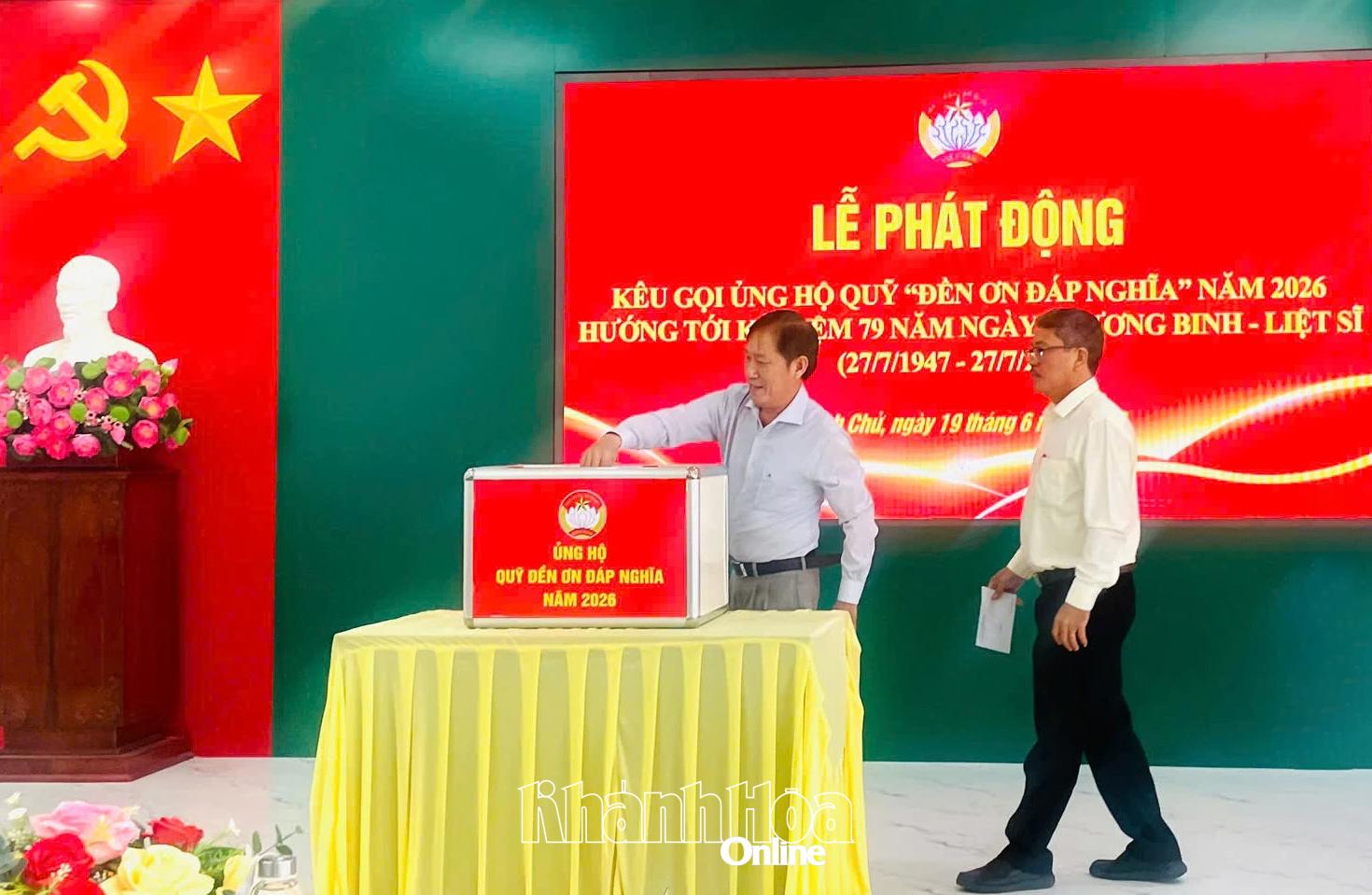 Các đại biểu ủng hộ Quỹ đền ơn đáp nghĩa năm 2026.
